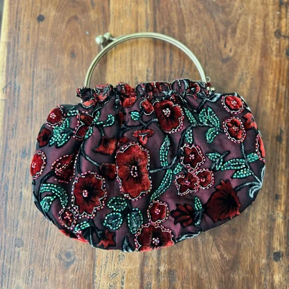 Velvet and beaded purse - Picture 2 of 7